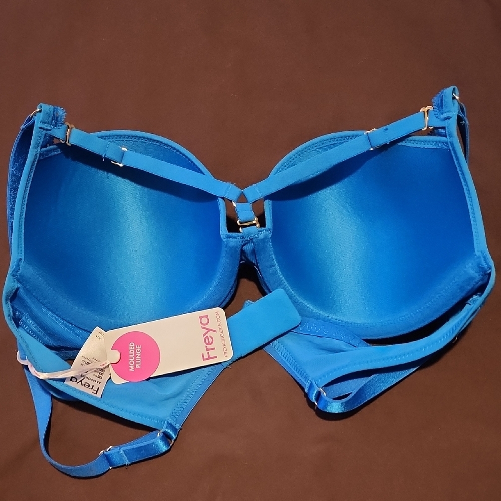 Freya Vibrant Blue Padded Bra Molded Plunge Nwt. 34DD. - Picture 7 of 8